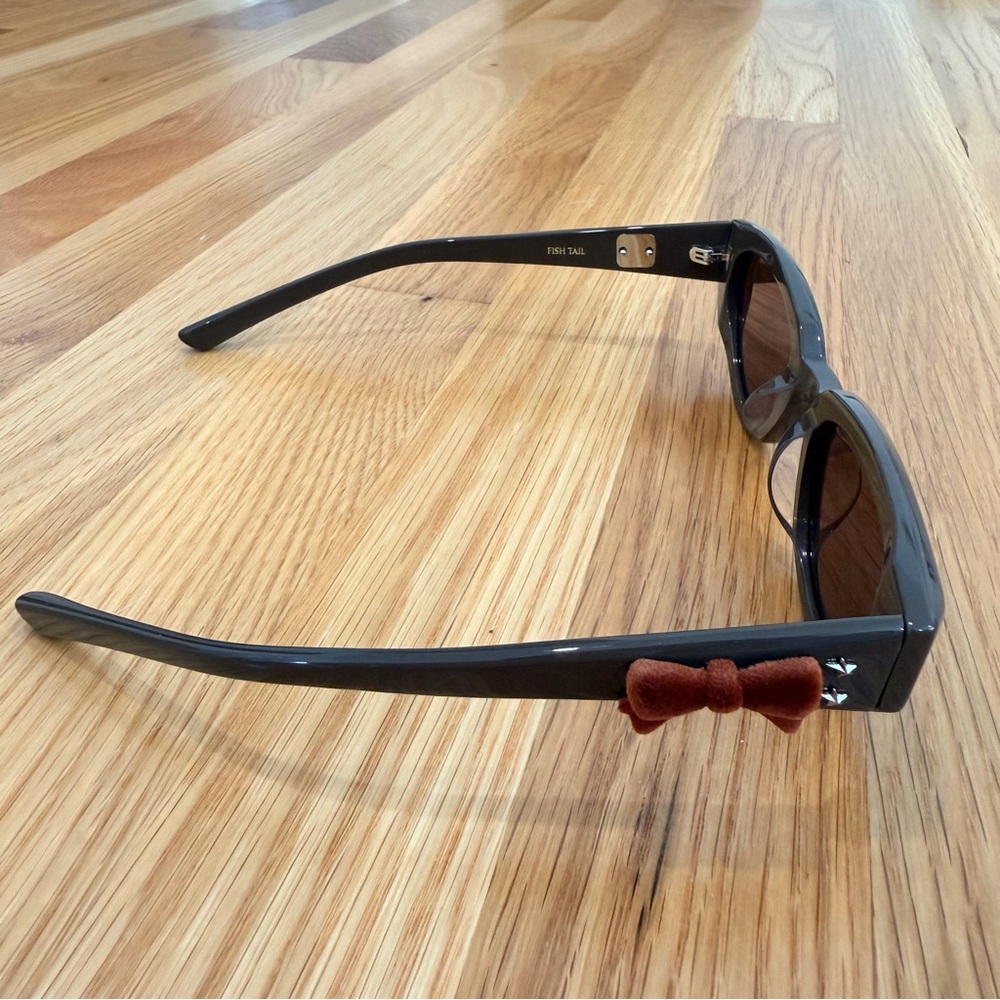 Gentle Monster Jennie Fish Tail Sunglasses - Picture 6 of 12